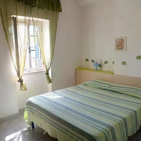 Zwei-zimmer-penthouse-wohnung Mit Terrasse Mit Meerblick
