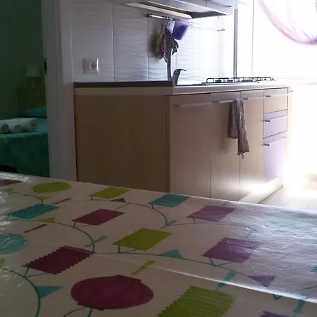 Zwei-zimmer-penthouse-wohnung Mit Terrasse Mit Meerblick