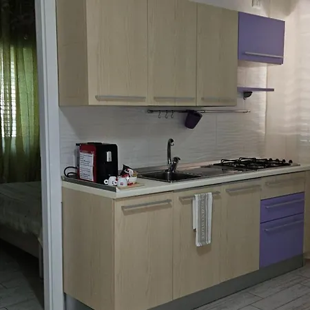 Zwei-zimmer-penthouse-wohnung Mit Terrasse Mit Meerblick * Peschici