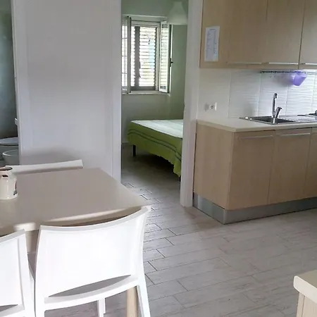 Zwei-zimmer-penthouse-wohnung Mit Terrasse Mit Meerblick