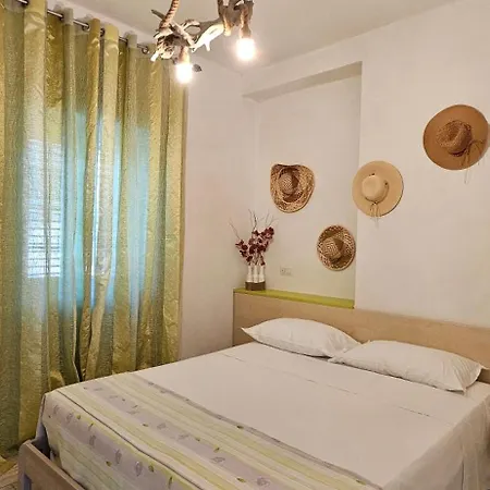 Apartment Zwei-zimmer-penthouse-wohnung Mit Terrasse Mit Meerblick Peschici
